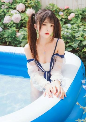 漂亮的保姆完整版_最新国语全集在线